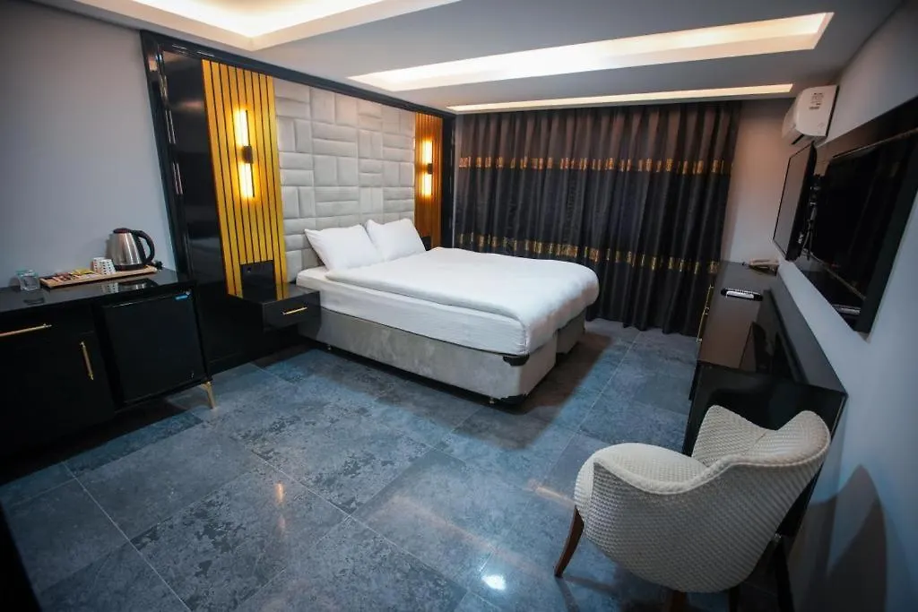 Bed & Breakfast Ky Continental Apartments İzmir
